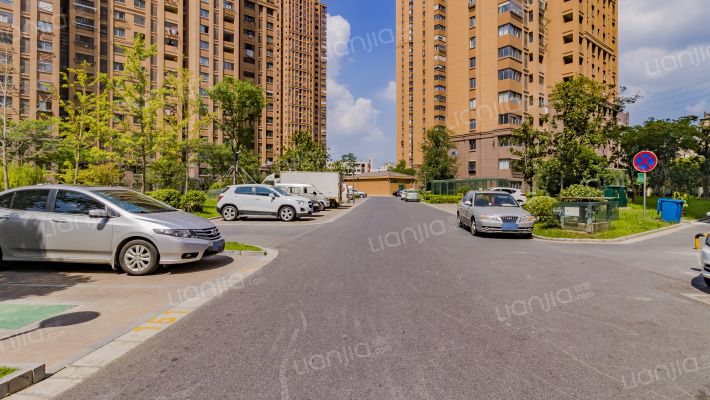 雨庭花园外景图