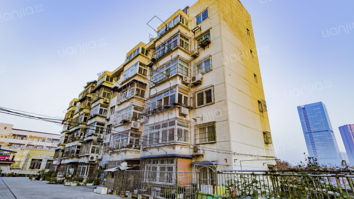 合家福小区外景图