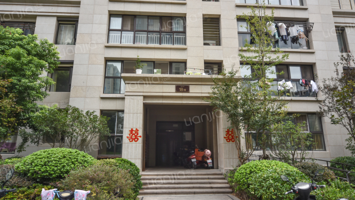 万泰时代城华府外景图