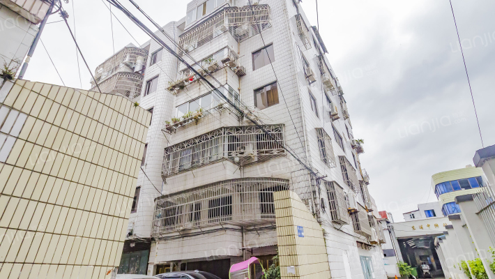 鸣阳路小区外景图