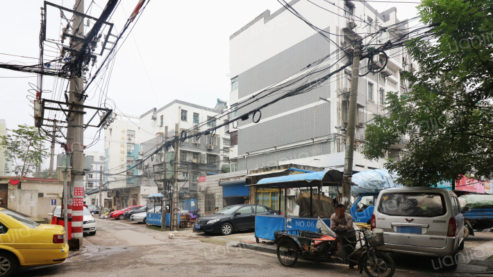 小心桥东街外景图