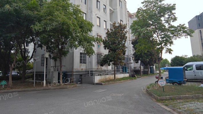 定向河花园小区外景图