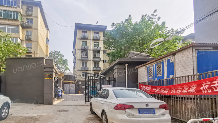 西安市糖酒公司莲湖路家属院外景图