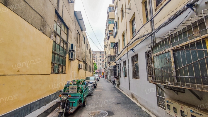 东岳小区外景图