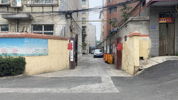 农发行家属楼外景图