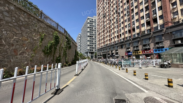 世茂商业广场外景图