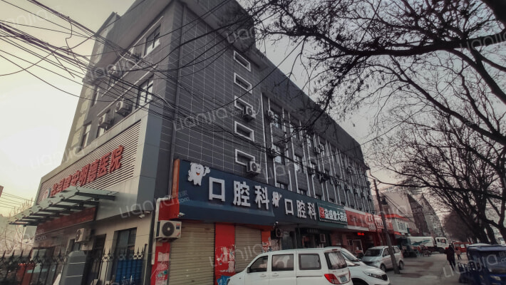 劳动就业局家属院外景图