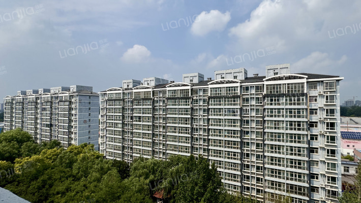 晶龙公寓外景图