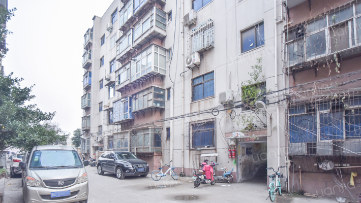 化纤厂家属院外景图