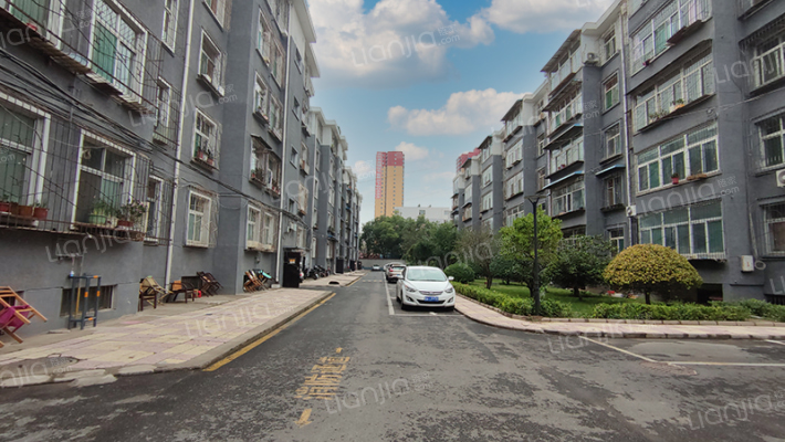 中铁十二局二公司家属院外景图