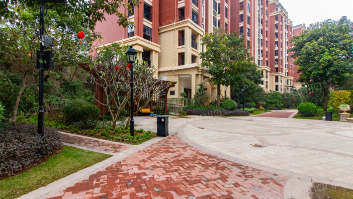 中房·翡翠湾外景图