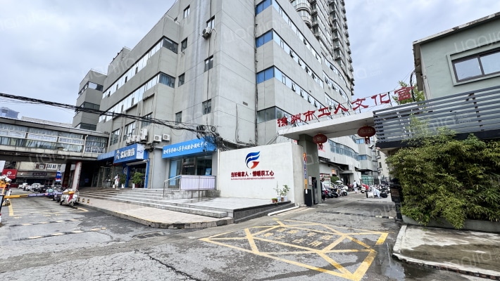 文化大厦外景图