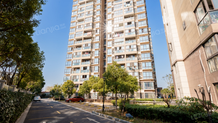 君临名都外景图