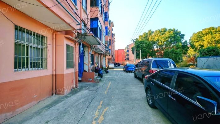 花园湾小区外景图