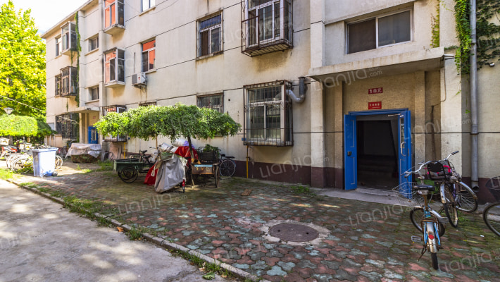 林园里小区外景图