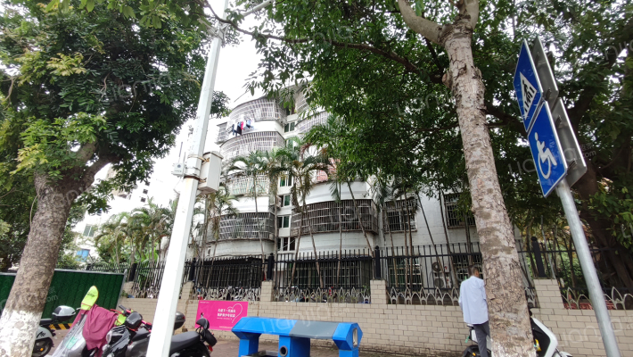 博雅高级中学宿舍外景图