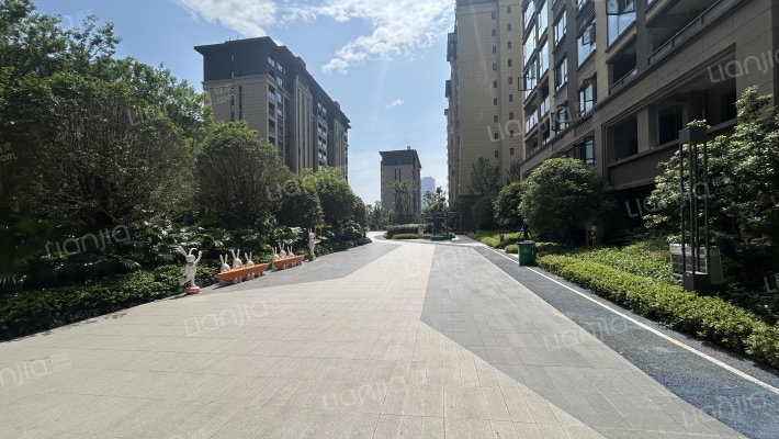 南益·名士豪庭外景图