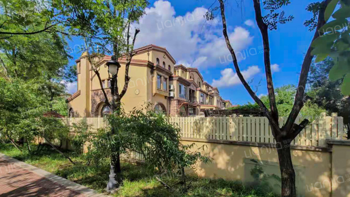 万通龙山逸墅外景图