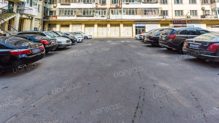 三文小区外景图