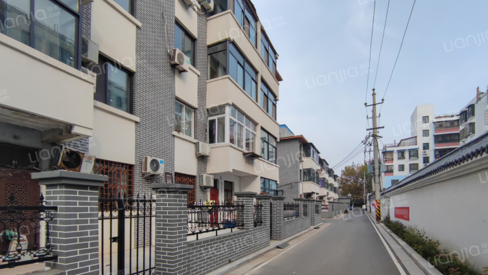 测绘队家属院外景图