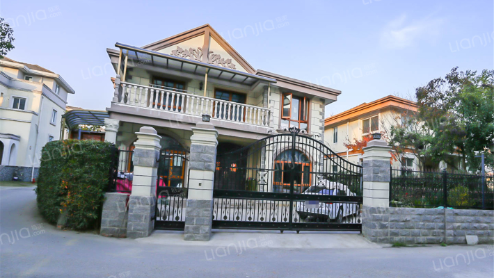 东湖水岸外景图