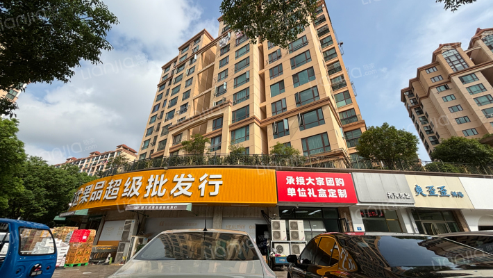 皇家首座东区外景图