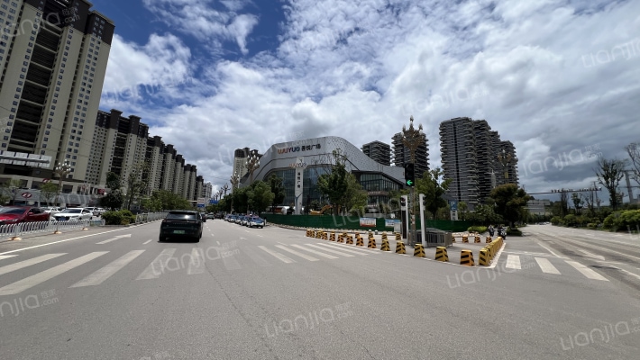 昆明安宁吾悦广场外景图