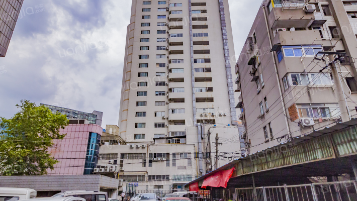 华丰大厦外景图