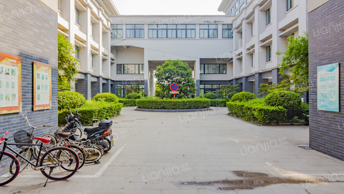 南京晓庄学院外景图