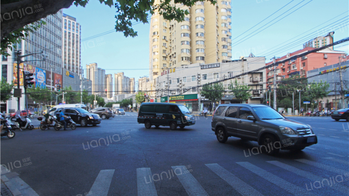 光新三村外景图