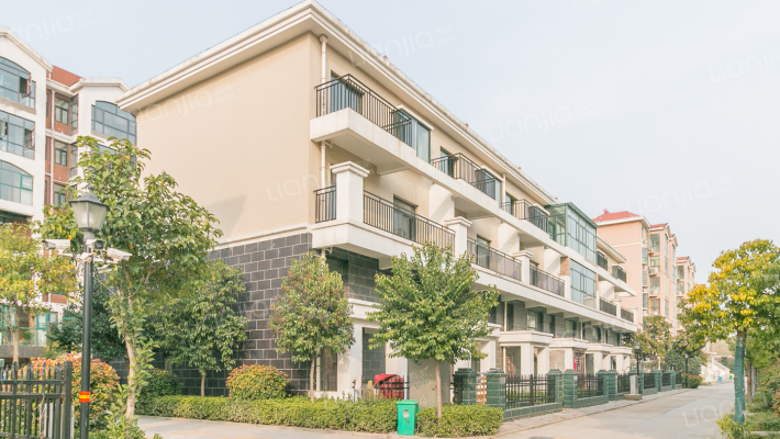 世纪豪庭外景图