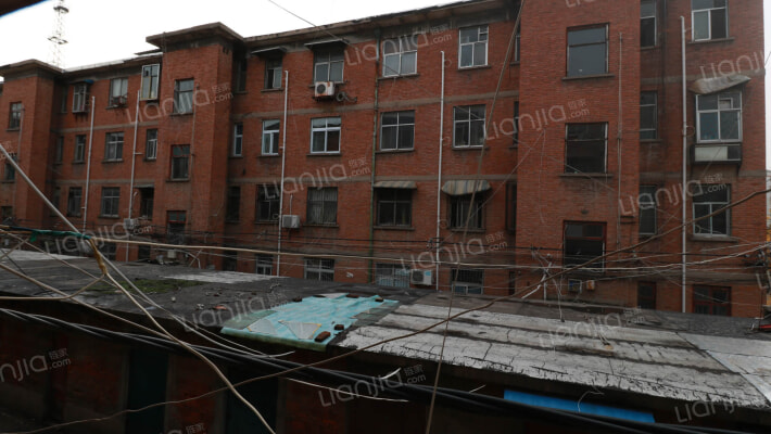 天都副食品家属院外景图