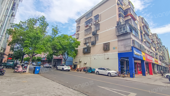 凯旋路947号外景图