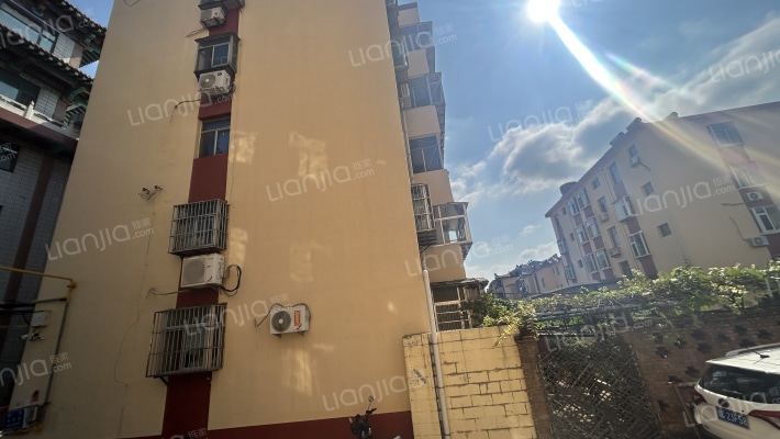 般河生活区外景图