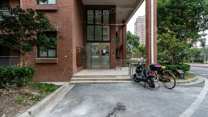 陆家嘴锦绣里外景图