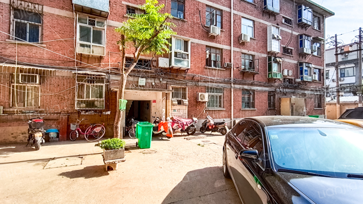 郑新里72号院外景图