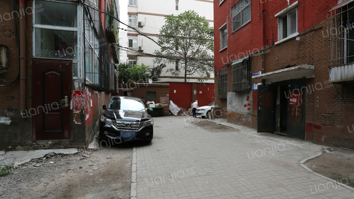 半坡西街小区外景图