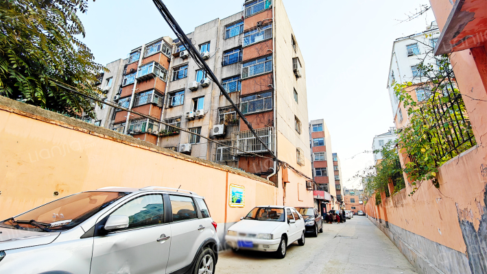 市工商银行宿舍外景图