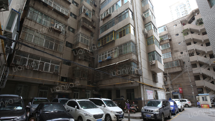 静安大厦外景图