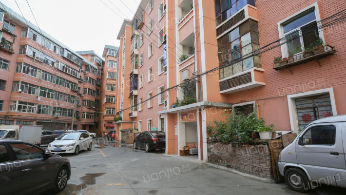 兰州搪瓷厂家属院外景图