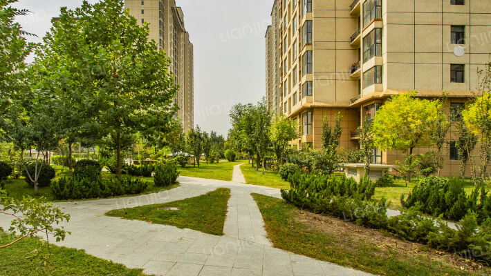 龙华城小区外景图