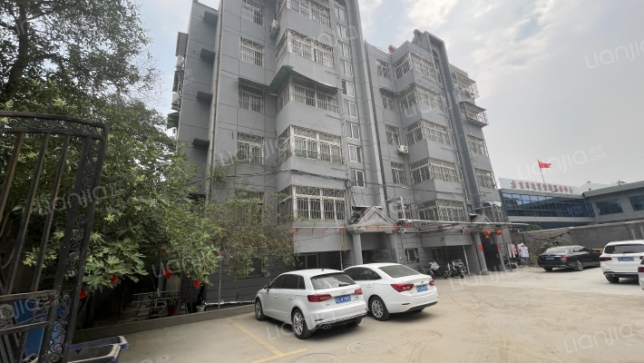 图书馆宿舍外景图