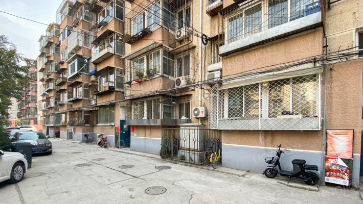 果园235号院外景图