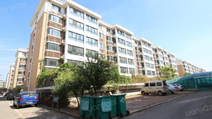 纳福馨城外景图