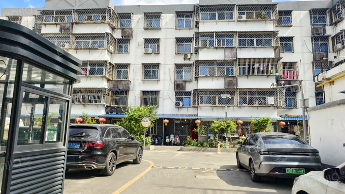 杂品宿舍外景图