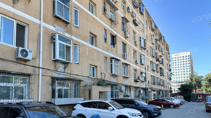 建新胡同10号楼外景图