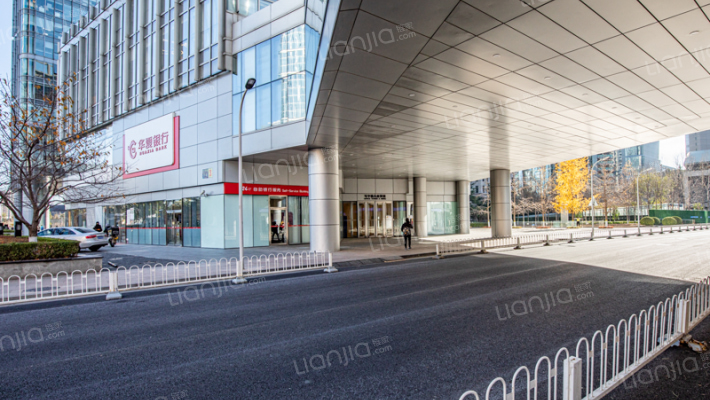 北京财富中心外景图