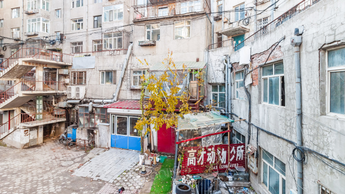 703综合楼外景图