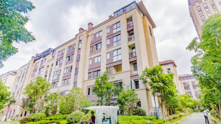 格兰郡庭外景图