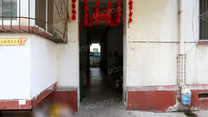 房地局宿舍西区外景图